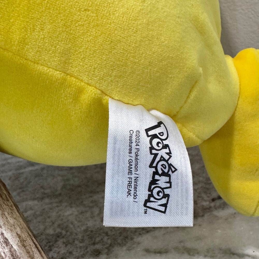 Pokemon Pikachu Sleeping Plush 18" Jazwares PKW4279 Yellow Stuffed Animal NWT - Picture 4 of 10